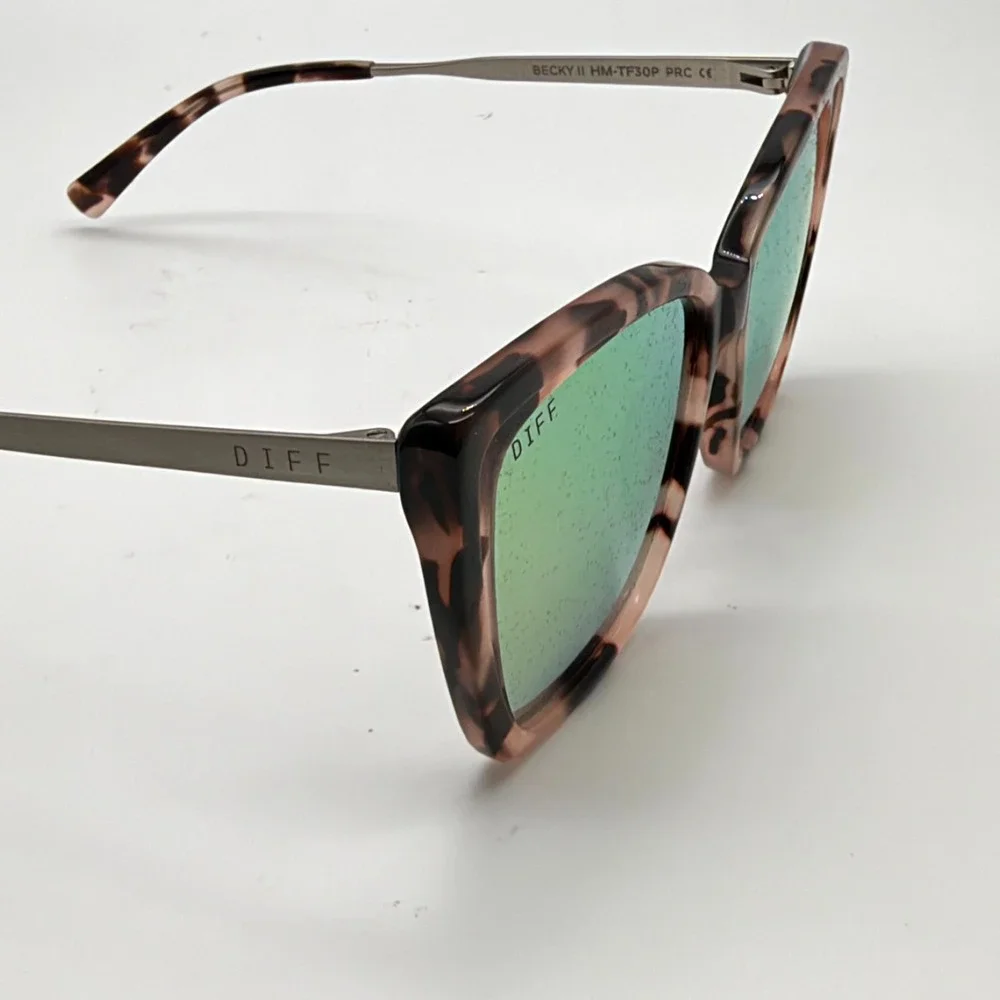 DIFF Eyewear Becky II HM-TF30P Tortoise Taupe Polarized Cat Eye Sunglasses